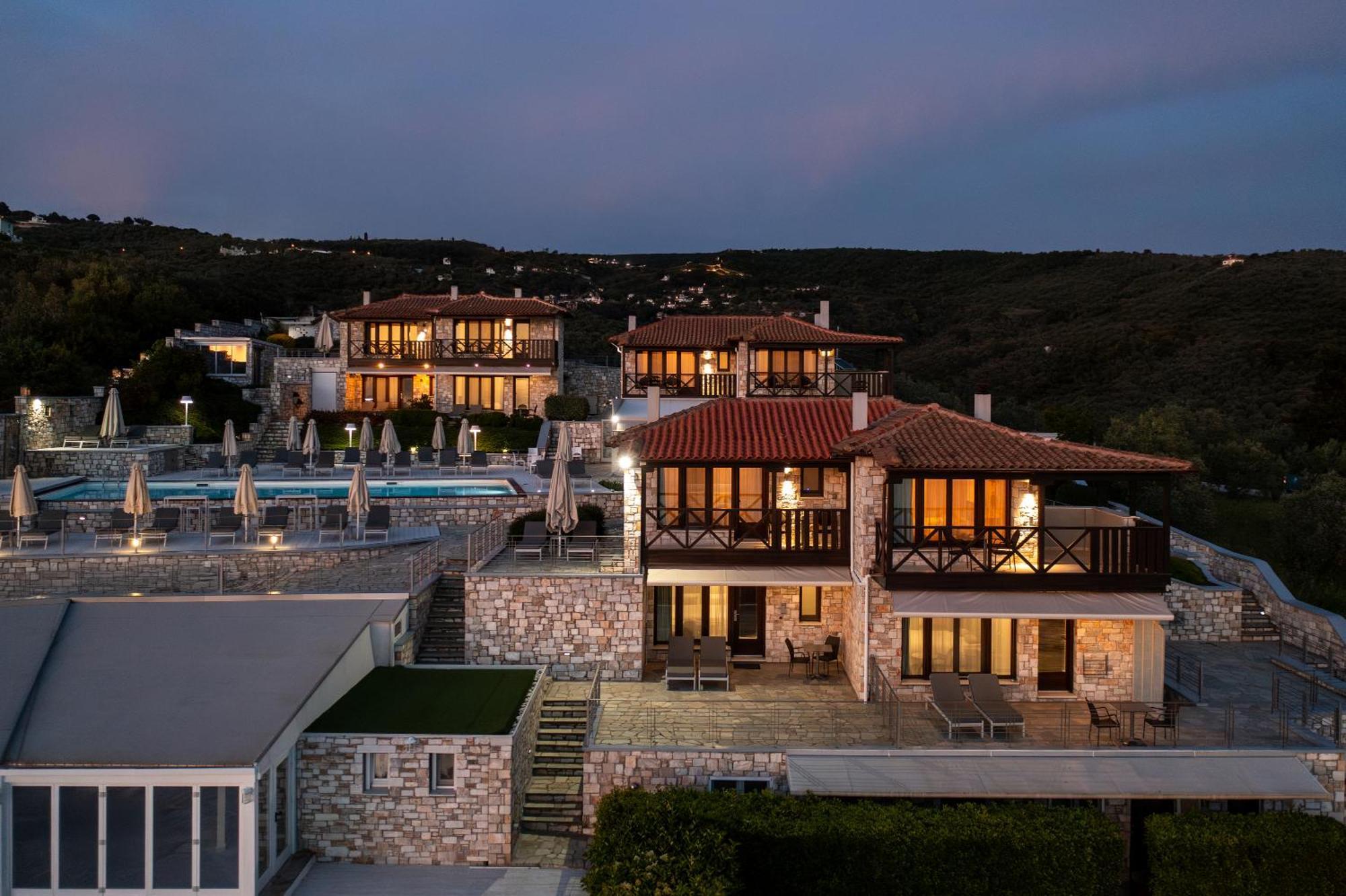 Karavia Lux Inn Áfissos Exterior foto