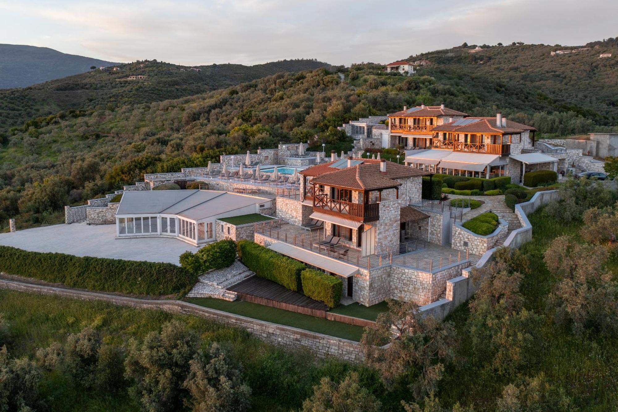 Karavia Lux Inn Áfissos Exterior foto