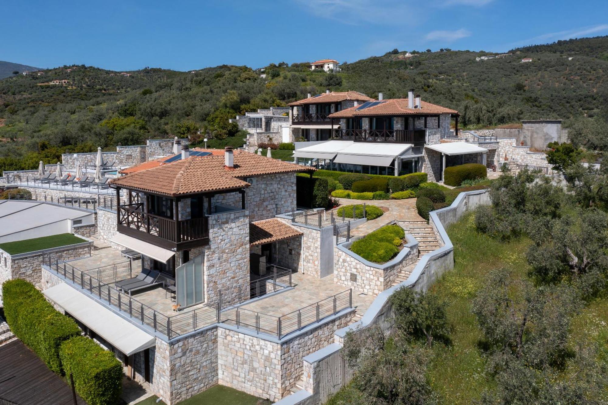 Karavia Lux Inn Áfissos Exterior foto