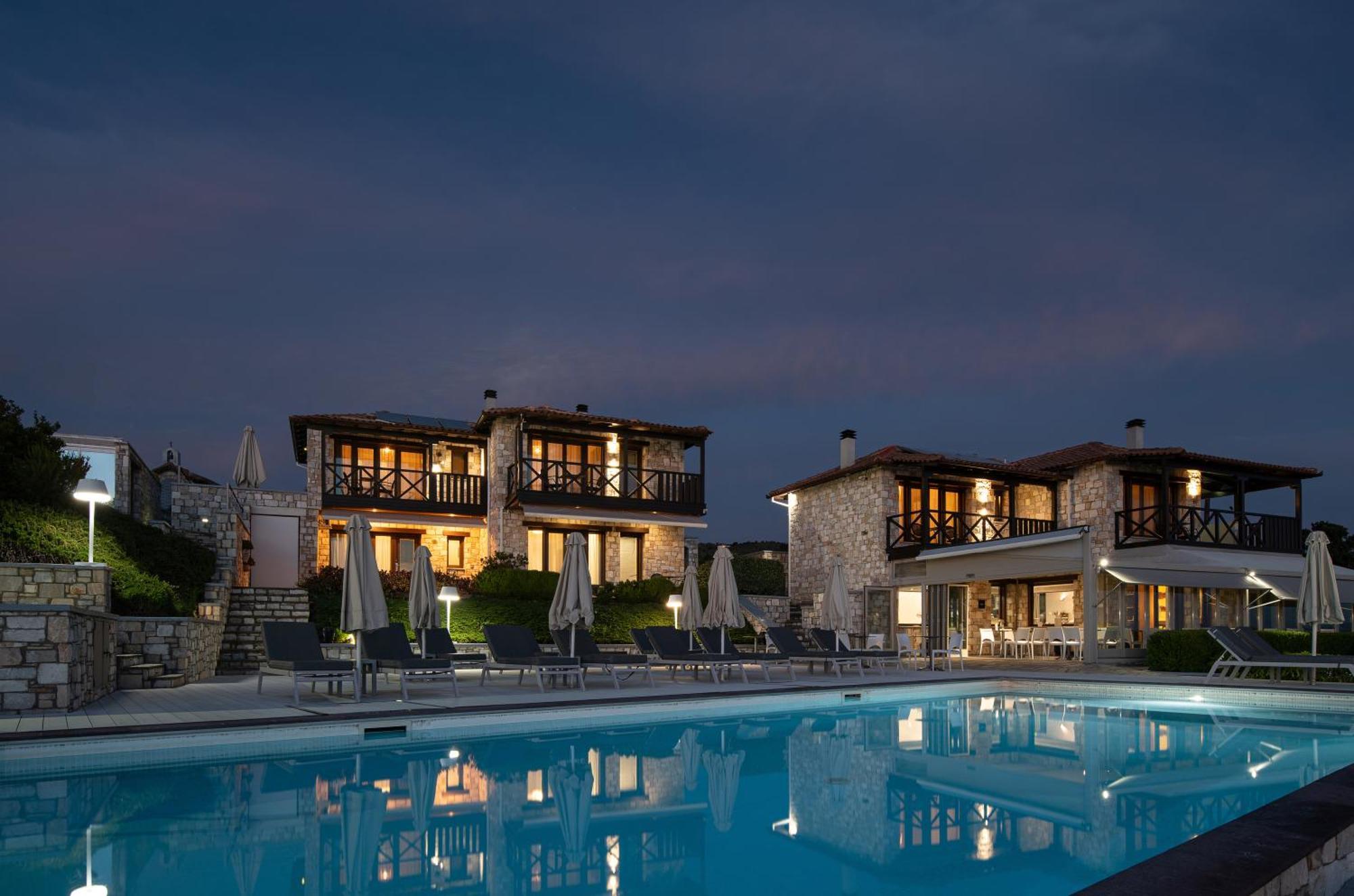 Karavia Lux Inn Áfissos Exterior foto